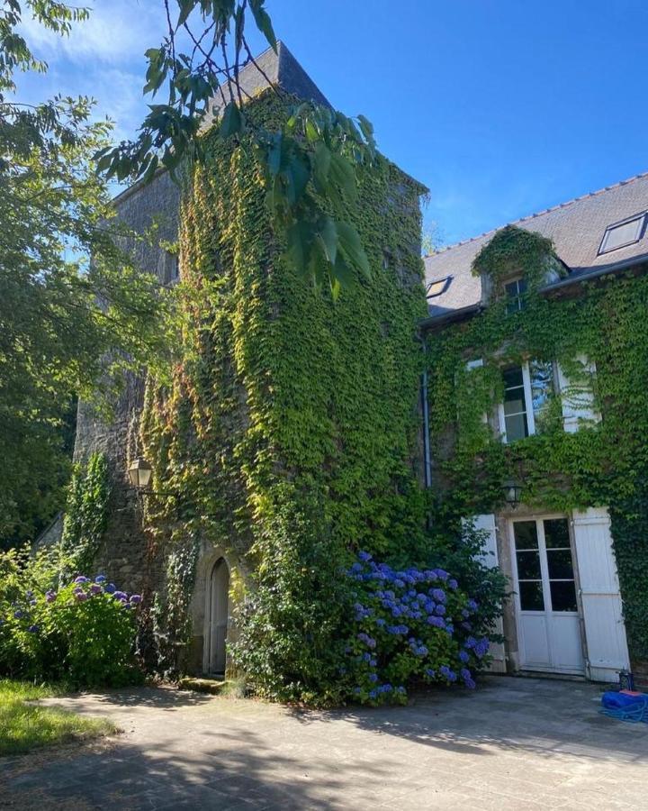 Manoir Du Vau D Arz Gites Et Chambres D Hotes Avec Piscine Malansac ภายนอก รูปภาพ