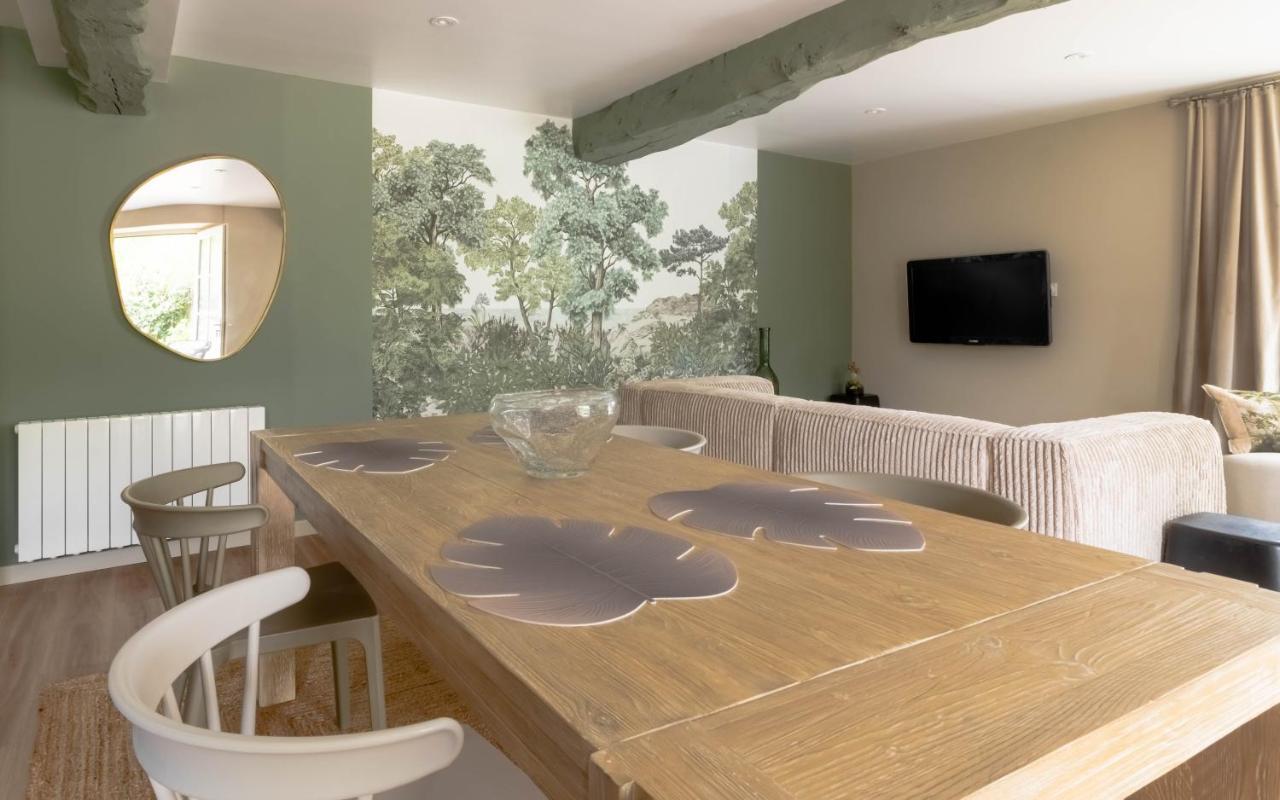 Manoir Du Vau D Arz Gites Et Chambres D Hotes Avec Piscine Malansac ภายนอก รูปภาพ