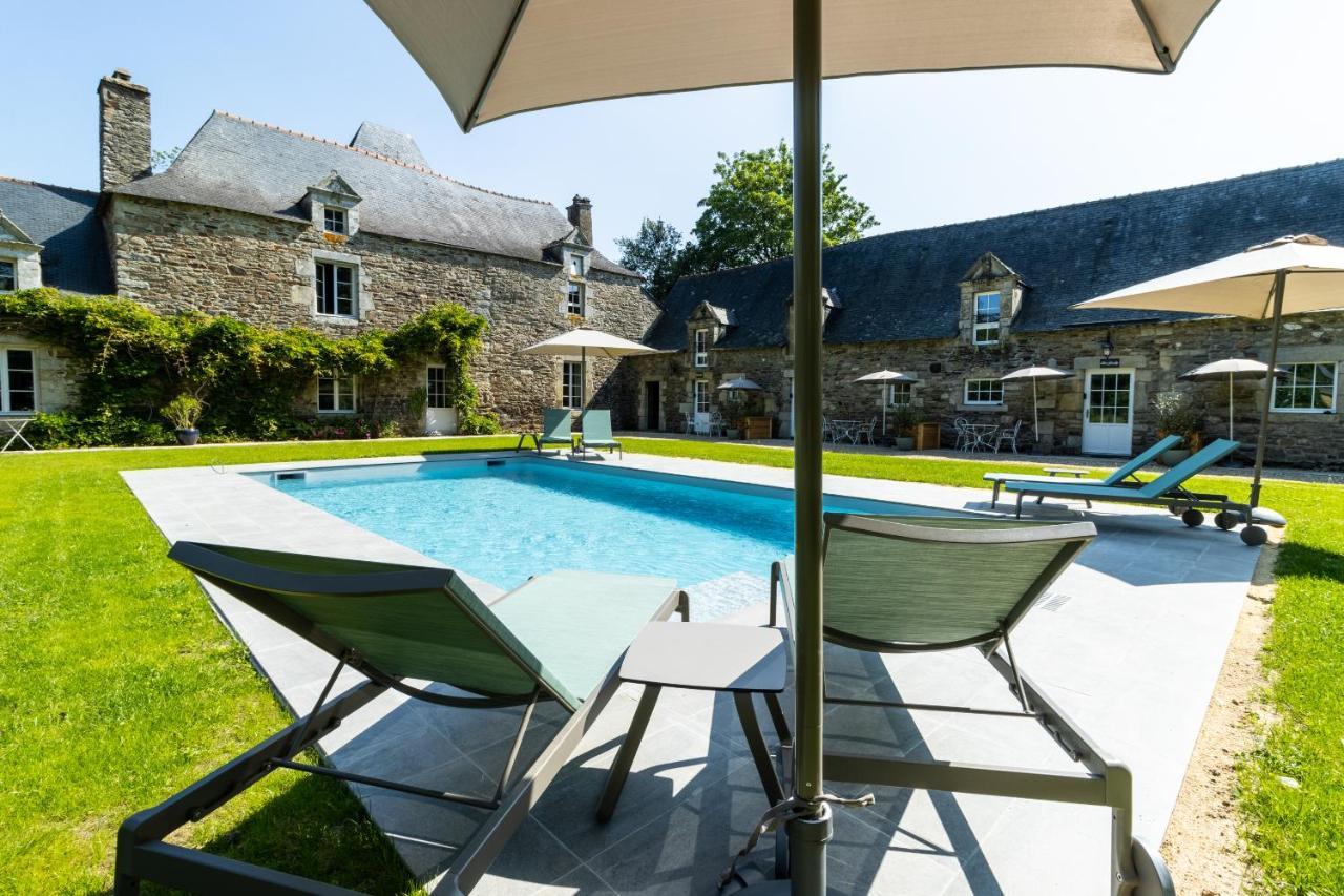 Manoir Du Vau D Arz Gites Et Chambres D Hotes Avec Piscine Malansac ภายนอก รูปภาพ
