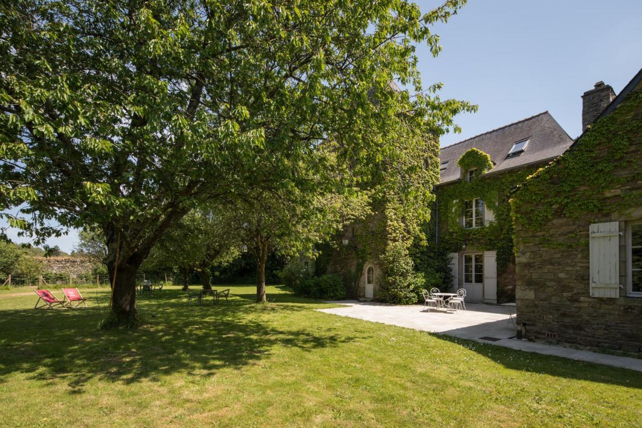 Manoir Du Vau D Arz Gites Et Chambres D Hotes Avec Piscine Malansac ภายนอก รูปภาพ
