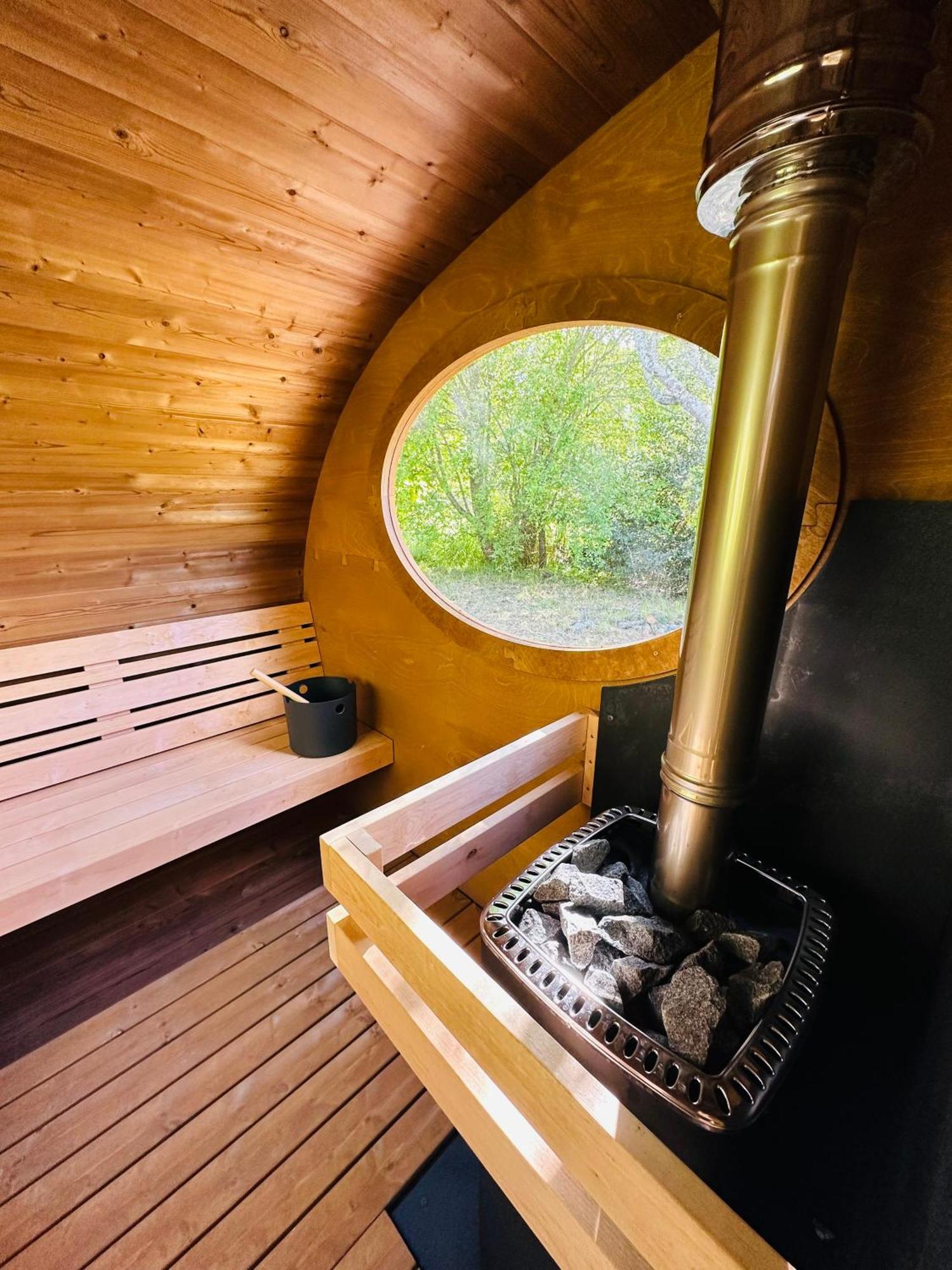 Manoir Du Vau D Arz Gites Et Chambres D Hotes Avec Piscine Malansac ภายนอก รูปภาพ